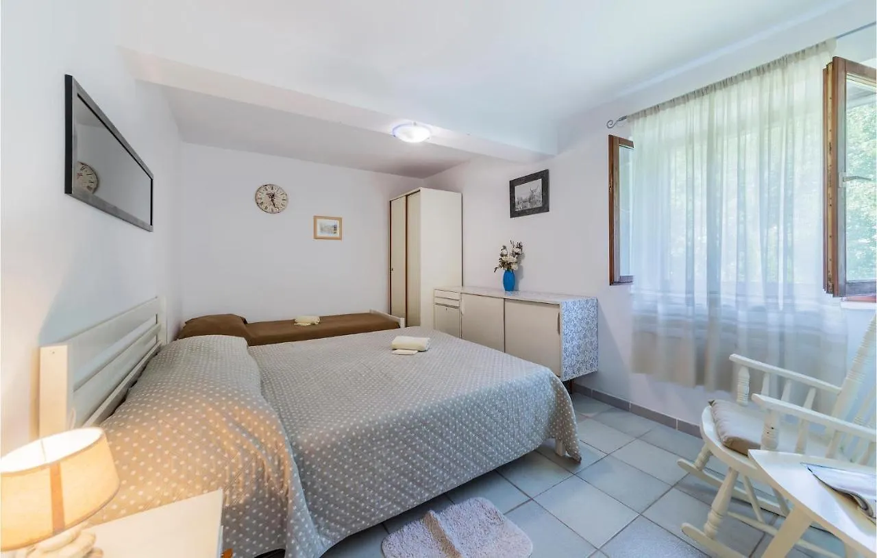 5 Bedroom Awesome Home In Labin Nyaraló