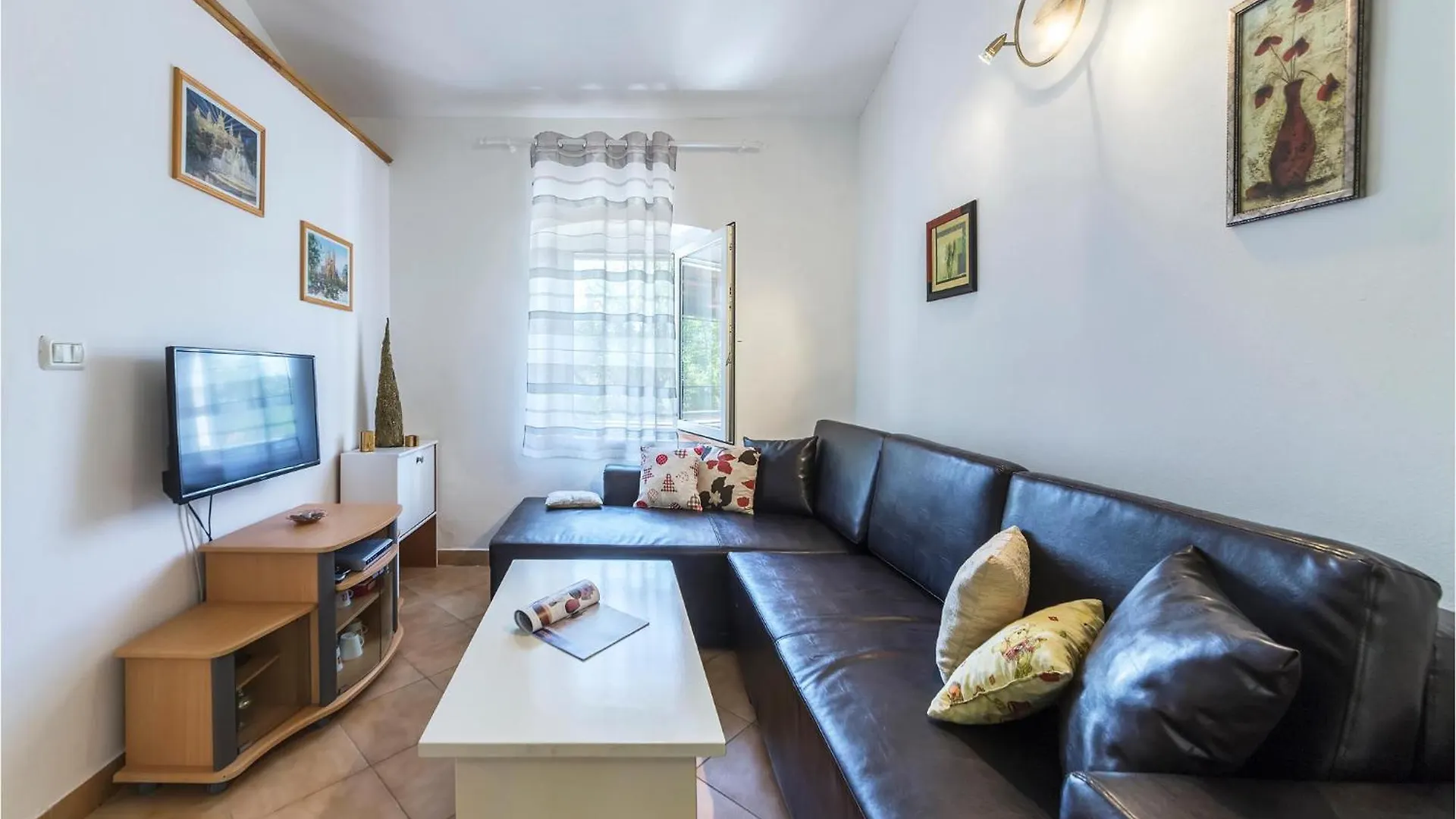 5 Bedroom Awesome Home In Labin