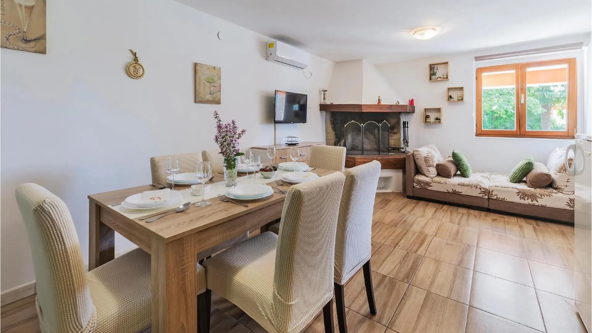 Nyaraló 5 Bedroom Awesome Home In Labin