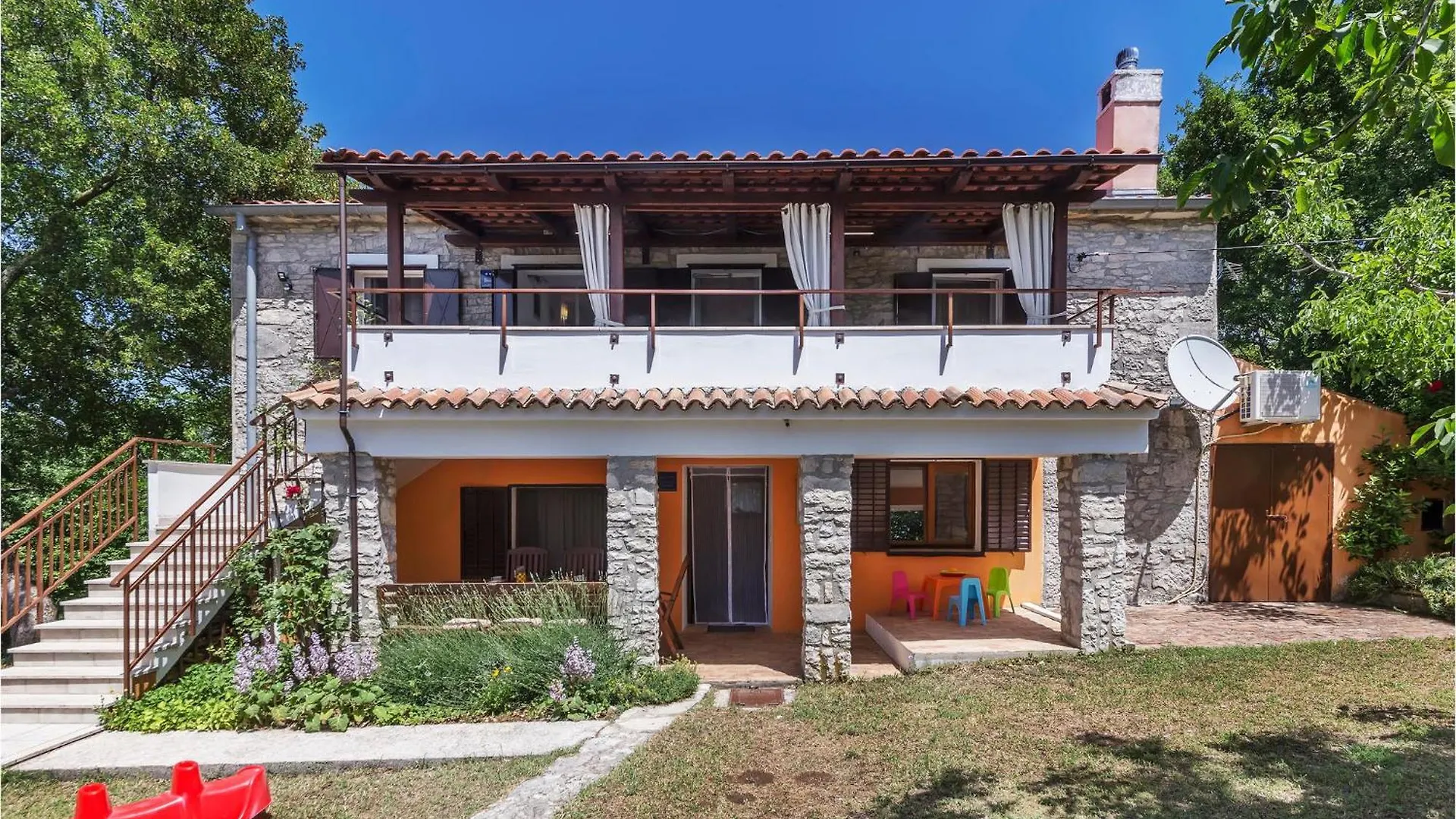 5 Bedroom Awesome Home In Labin